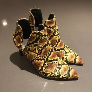 WORN ONCE - Snake print booties
